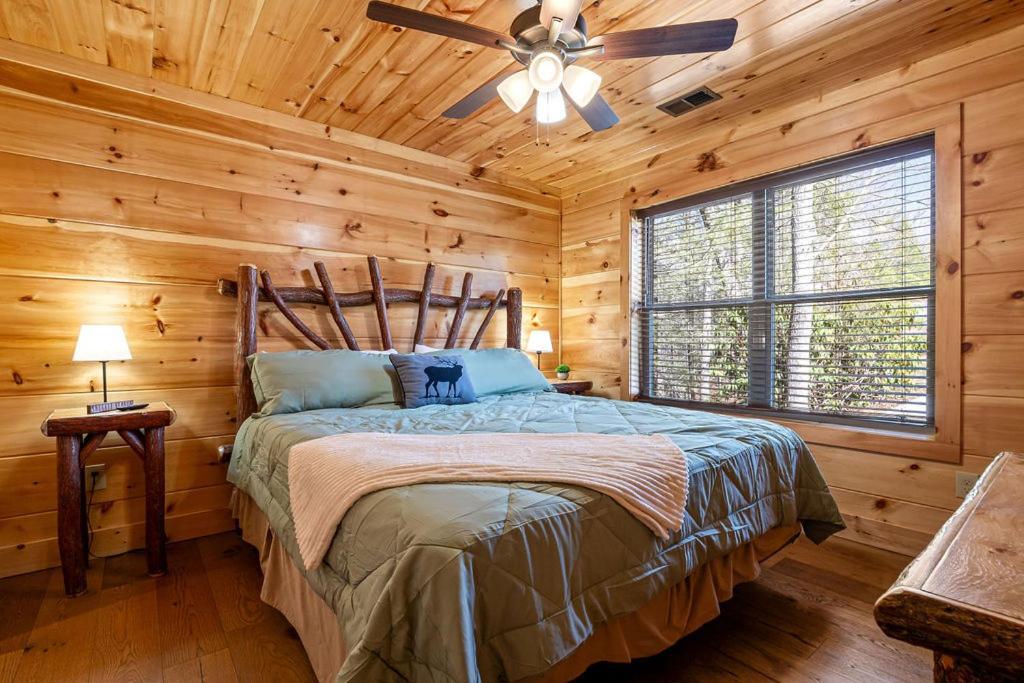 Bobcat Den By Eden Crest Villa Gatlinburg Exteriör bild