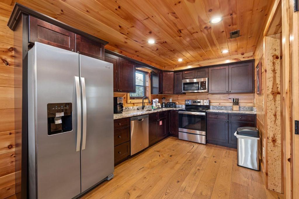 Bobcat Den By Eden Crest Villa Gatlinburg Exteriör bild